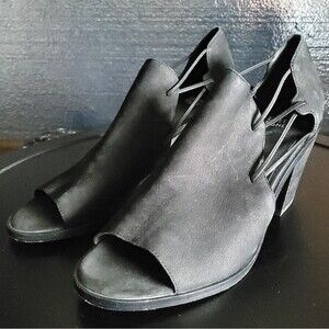 Eileen Fisher Alfie Nubuck Cutout Bootie, aka Nikki  Black womens 11